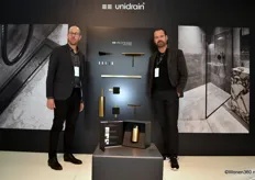 René Risom en Kim Kragbæk Larsen van Unidrain, dat o.a. een nieuwe, stijlvolle lijn vloerdrains toonde. Oog voor detail is zichtbaar in Reframe, de collectie van badkameraccessoires waarvoor Unidrain de iF-Product Design Award en de Red Dot Design Award heeft ontvangen.